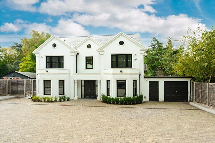 4 Bedroom Detached House To Rent In Byfleet Road, Cobham, Surrey, KT11