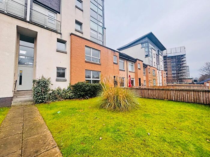 2 Bedroom Flat To Rent In Waterside Place, Oatlands, Glasgow, G5