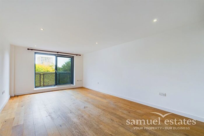 2 Bedroom Flat To Rent In Chapter Way, Colliers Wood, SW19