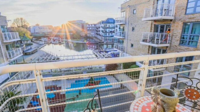 2 Bedroom Flat To Rent In The Island, Tallow Road, Brentford, TW8