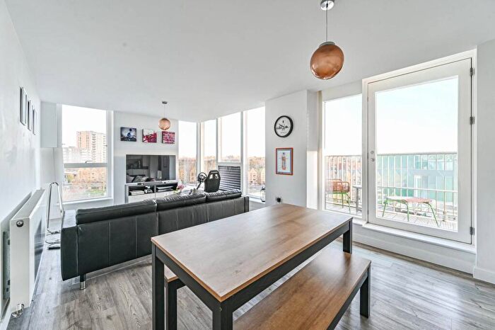 3 Bedroom Flat For Sale In Ottley Drive, Kidbrooke, London, SE3