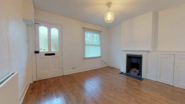 2 Bedroom Cottage To Rent In Belvedere Road, London, SE19