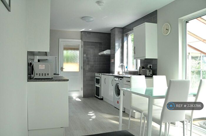 4 Bedroom Semi-Detached House To Rent In Thimbler Road, Coventry, CV4