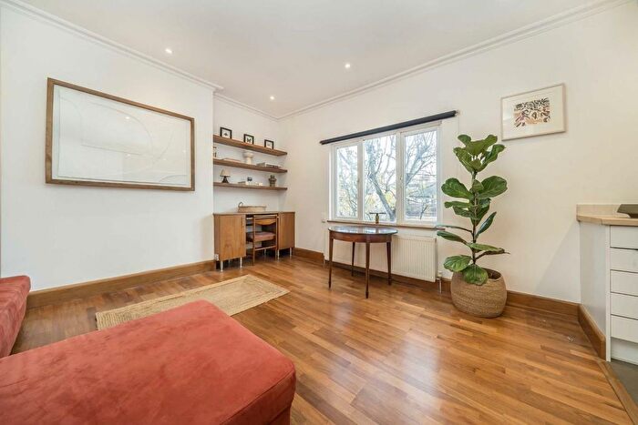 1 Bedroom Flat For Sale In Sumatra Road, West Hampstead, NW6