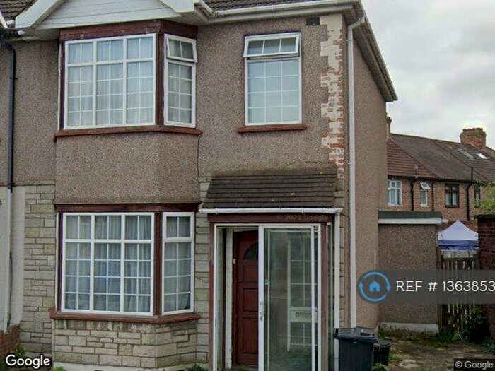 3 Bedroom End Of Terrace House To Rent In Chadwell Heath Lane, Romford, RM6