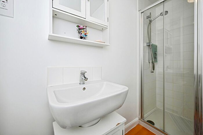 3 Bedroom End Of Terrace House For Sale In Gressingham Close, Forest Town, Mansfield, Nottinghamshire, NG19