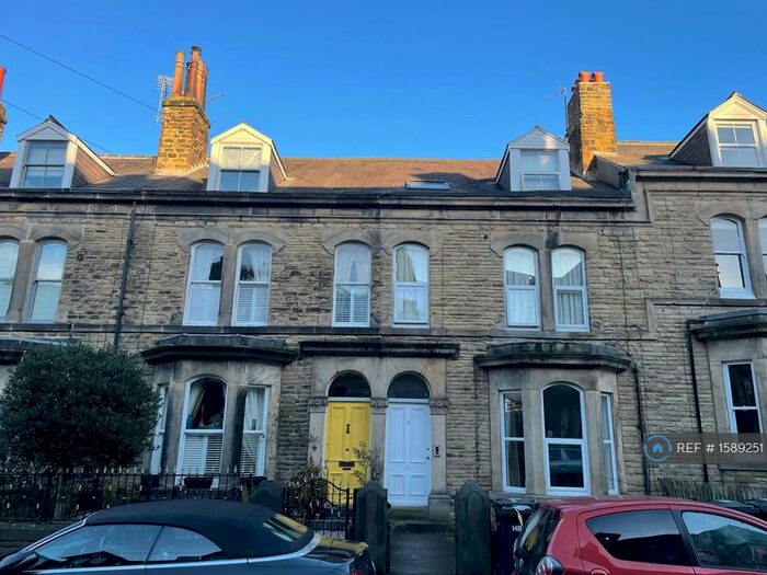 2 Bedroom Flat To Rent In Hyde Park Road, Harrogate, HG1