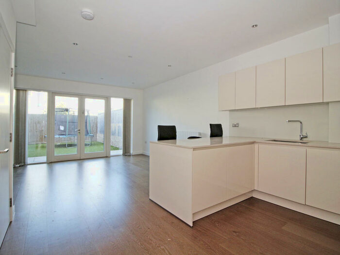 5 Bedroom Town House To Rent In Handley Drive, Kidbrooke Village, SE3