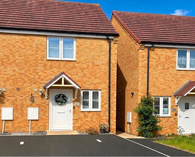 2 Bedroom Semi-Detached House To Rent In Snowdon Close, Corby, Northamptonshire, NN18
