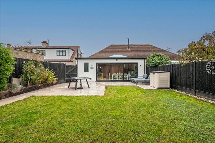 3 Bedroom Bungalow For Sale In Huntingdon Road, Southchurch Park Area, Essex, SS1
