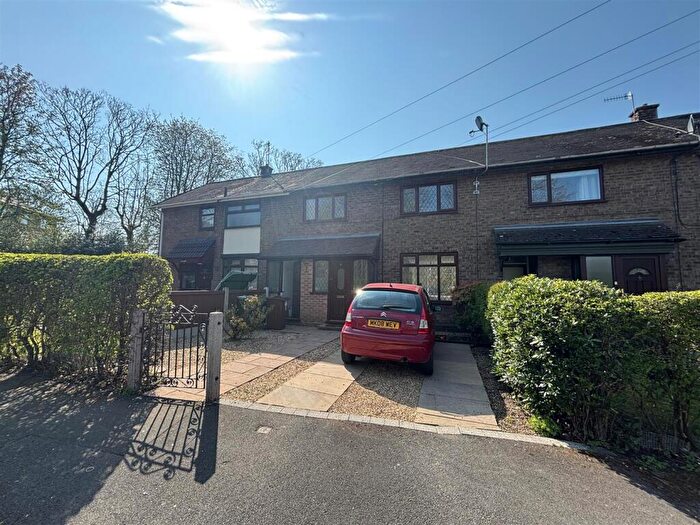 3 Bedroom Terraced House To Rent In Etherow Way, Glossop, Derbyshire, SK13