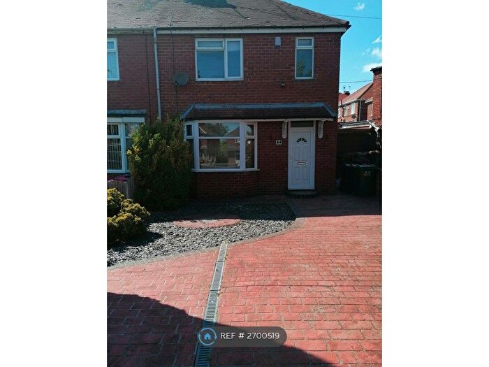 3 Bedroom Semi Detached House To Rent In Lodge Lane, Sheffield, S26