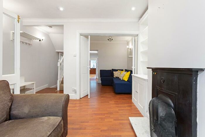 2 Bedroom Terraced House To Rent In Hayles Street, SE11