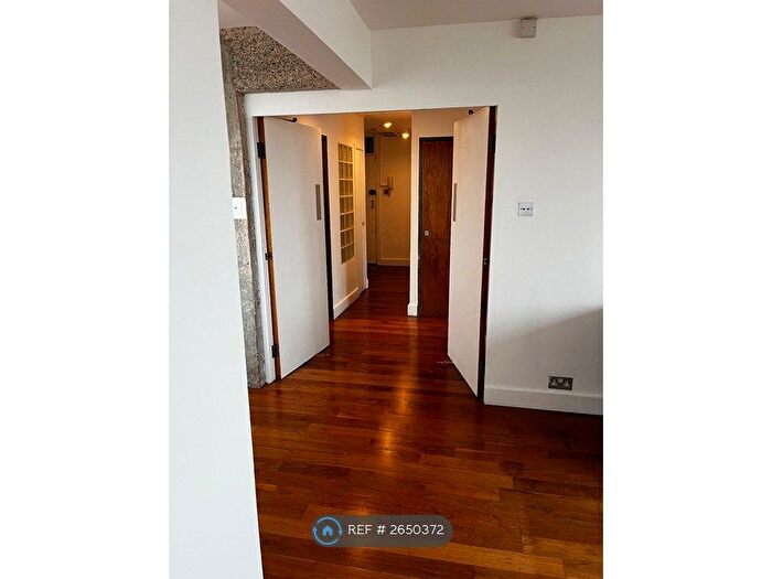 2 Bedroom Flat To Rent In Radnor St, London, EC1V