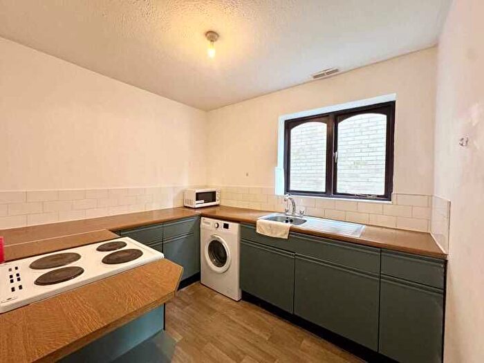1 Bedroom Flat To Rent In Ludford Close, Croydon, CR0