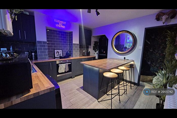 2 Bedroom Terraced House To Rent In Lindum Avenue, Lincoln, LN2