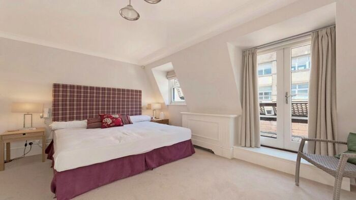 3 Bedroom Flat To Rent In Dover Street, Mayfair, W1S