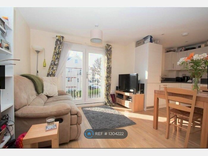 1 Bedroom Flat To Rent In St Leonards Road, Eastbourne BN21