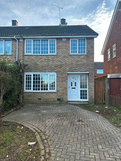 3 Bedroom End Of Terrace House To Rent In Wheatfield Road, Luton, LU4