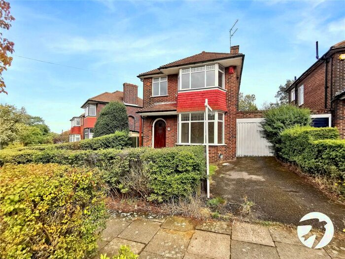 3 Bedroom House To Rent In Bushmoor Crescent, Shooters Hill, London, SE18