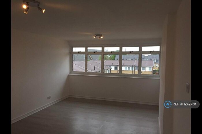 2 Bedroom Flat To Rent In Bowater Place, London, SE3
