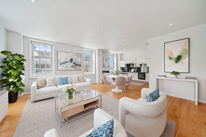 2 Bedroom Flat For Sale In Clapham Common South Side, London, SW4