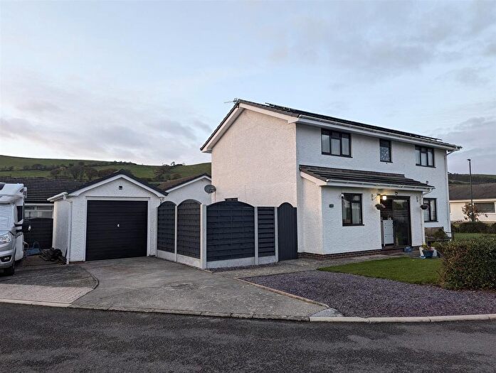 4 Bedroom Detached House For Sale In Ger Y Llan, Penrhyncoch, Aberystwyth, SY23