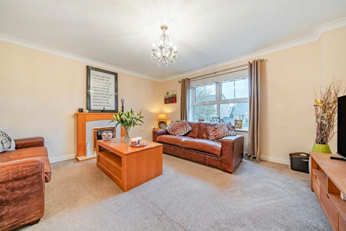 3 Bedroom Terraced House For Sale In Barkway Drive, Farnborough, Orpington, Kent, BR6