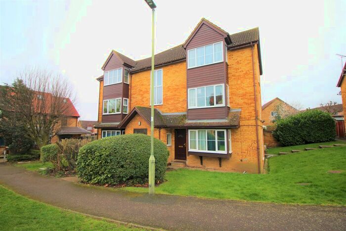 Studio To Rent In Beaumaris Green, Pendragon Walk, Kingsbury, NW9