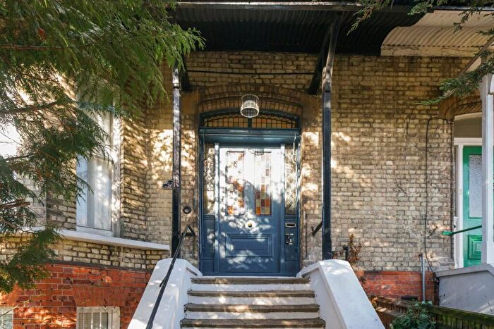 1 Bedroom Flat For Sale In Warham Road, South Croydon, CR2