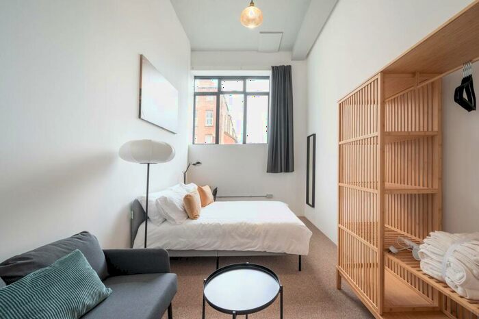 2 Bedroom Flat To Rent In High Road, North Finchley, London, N12