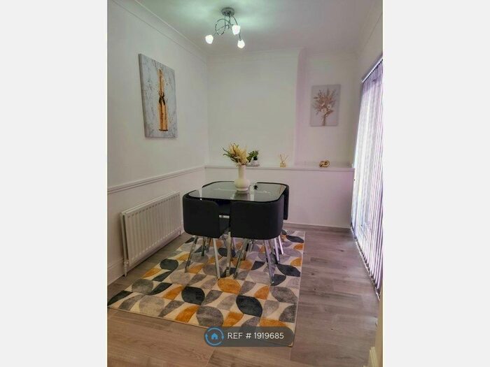 3 Bedroom Terraced House To Rent In Batsford Road, Coventry, CV6