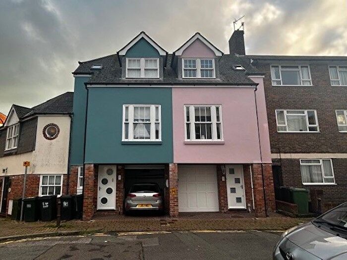 2 Bedroom Town House To Rent In York Road, Eastbourne, BN21
