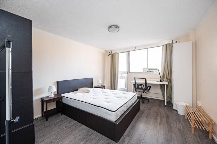 3 Bedroom Flat To Rent In Hatton Garden, Farringdon, London, EC1N