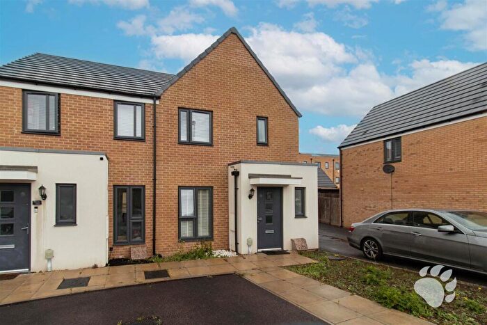 3 Bedroom Semi-Detached House For Sale In Brookfield Drive, Stanford-le-Hope, SS17