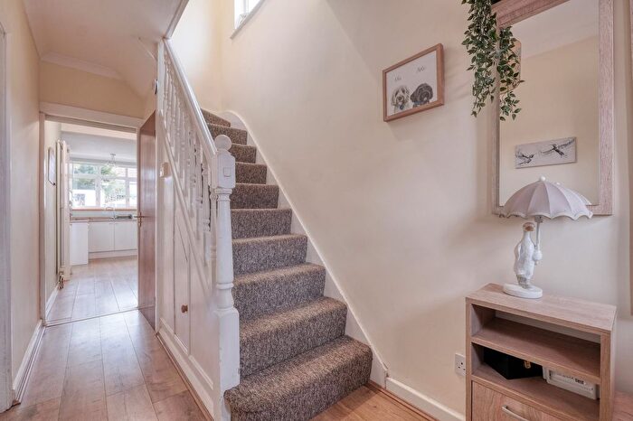 3 Bedroom Semi-detached House For Sale In Kingshurst Road, Birmingham, B31