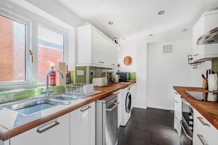 3 Bedroom Terraced House To Rent In Reading Centre, Berkshire, RG1