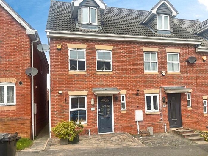 3 Bedroom End Of Terrace House For Sale In Richmore Road, Hamilton, LE5