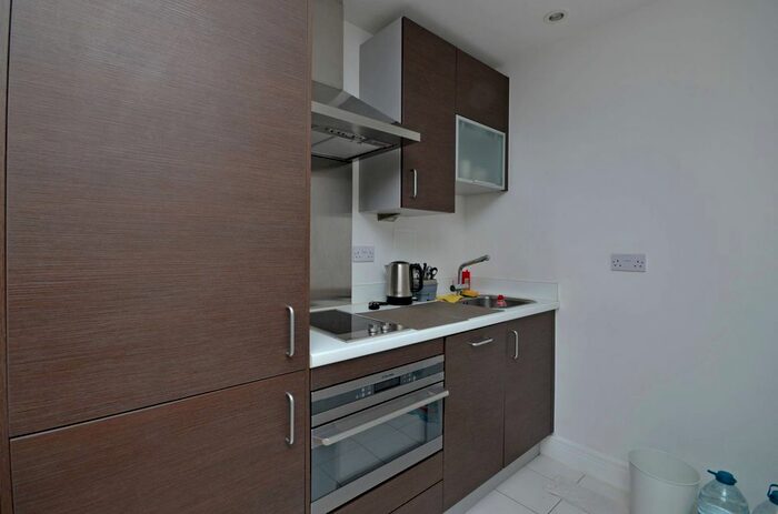 Studio To Rent In Christian Street, Aldgate, London, E1