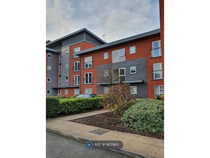 2 Bedroom Flat To Rent In The Hub, Oldbury, B69