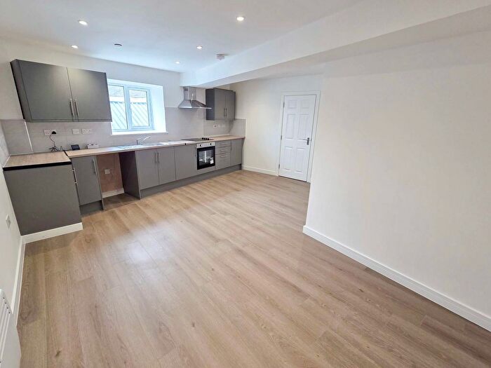 1 Bedroom Flat To Rent In Cardiff Road, Caerphilly, CF83