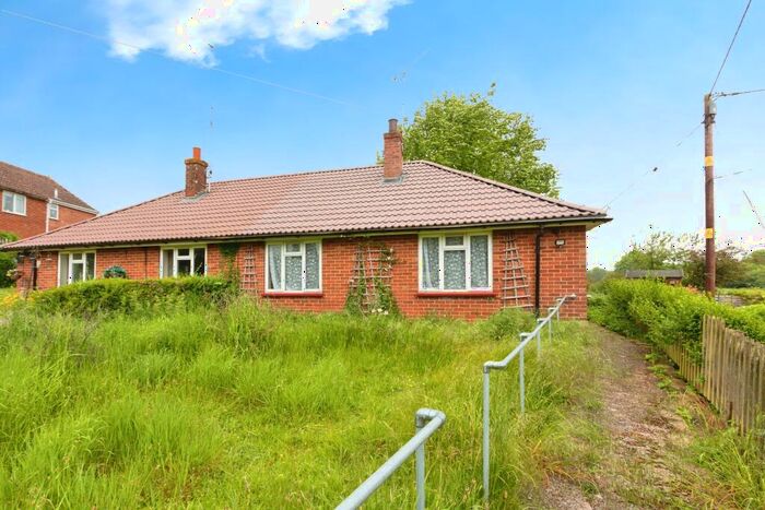 2 Bedroom Bungalow For Sale In Gravel Close, Brown Candover, Alresford, Hampshire, SO24