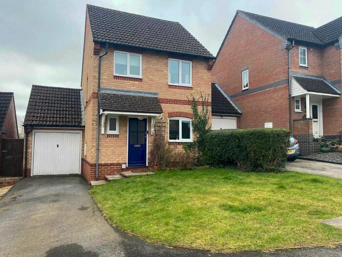 3 Bedroom Detached House To Rent In Naseby Rise, Newbury, RG14