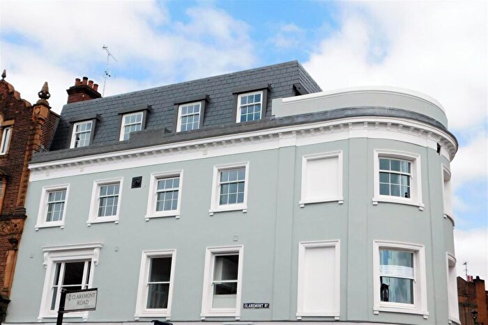 2 Bedroom Apartment To Rent In Claremont Road, Surbiton, KT6