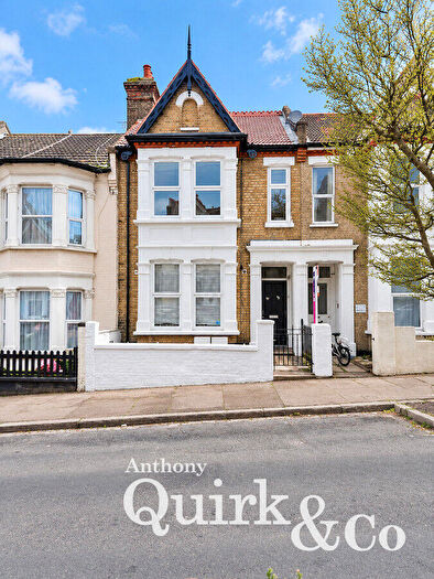 3 Bedroom Flat To Rent In Heygate Avenue, Southend-on-sea, SS1