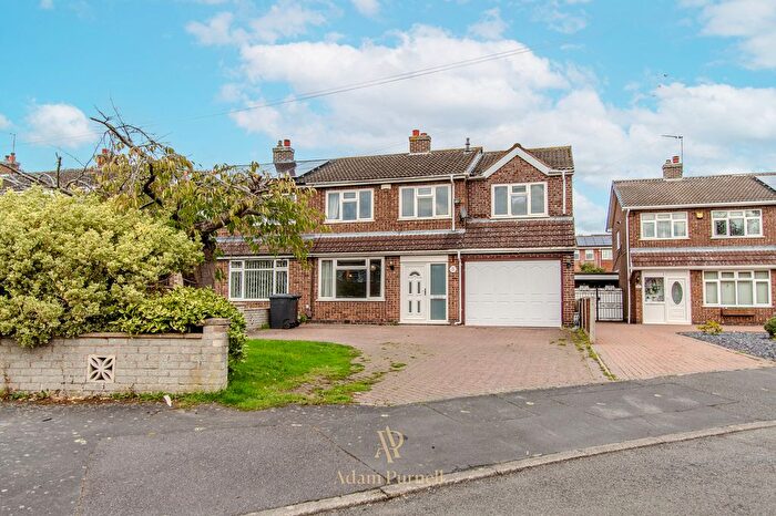 5 Bedroom Semi Detached House For Sale In Embleton Close, Hinckley, LE10