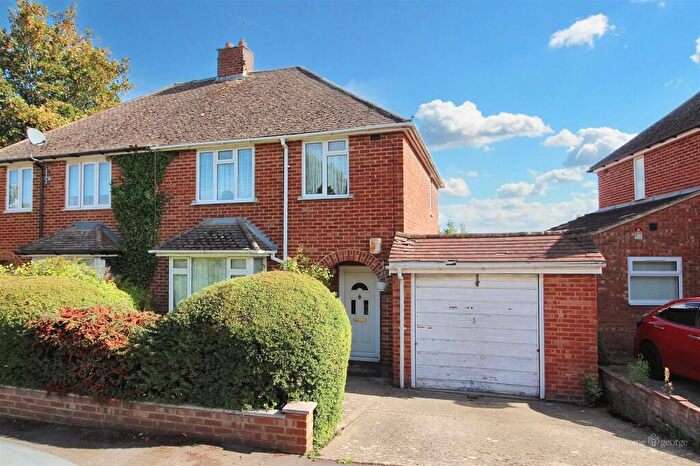 3 Bedroom Semi-Detached House For Sale In Links Drive, Tilehurst, Reading, RG30