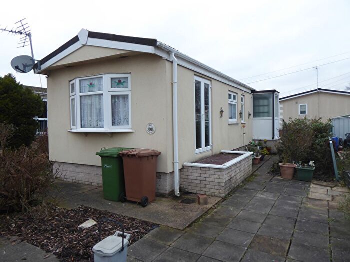 2 Bedroom Mobile/park Home For Sale In Fengate Mobile Home Park, Fengate, Peterborough, PE1
