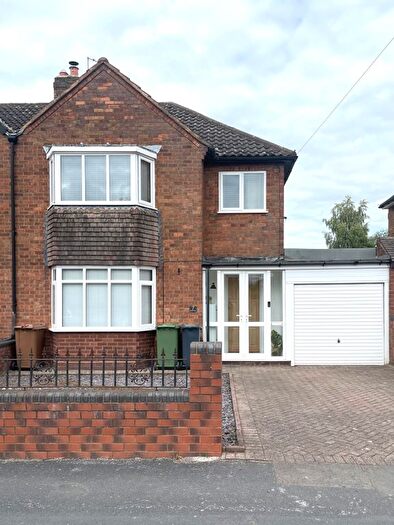 3 Bedroom Semi-Detached House To Rent In Broad Way, Walsall, West Midlands, WS4