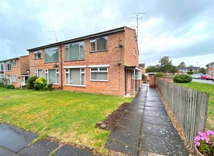 2 Bedroom Ground Maisonette To Rent In Conifer Rise, Northampton, NN3